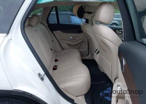 2022 Mercedes-Benz Glc 300 4Matic from USA, damaged, VIN W1N0G8EB4NV342798